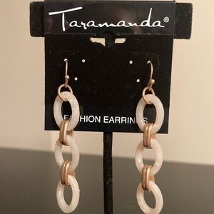 Taramanda White and Gold Link Earrings